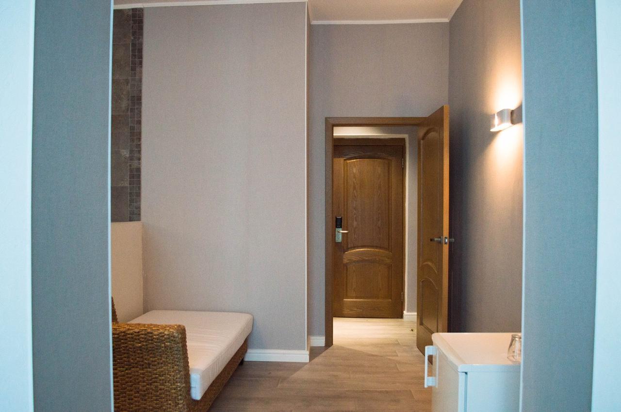 Pallada Hotel Ternopil Exteriör bild